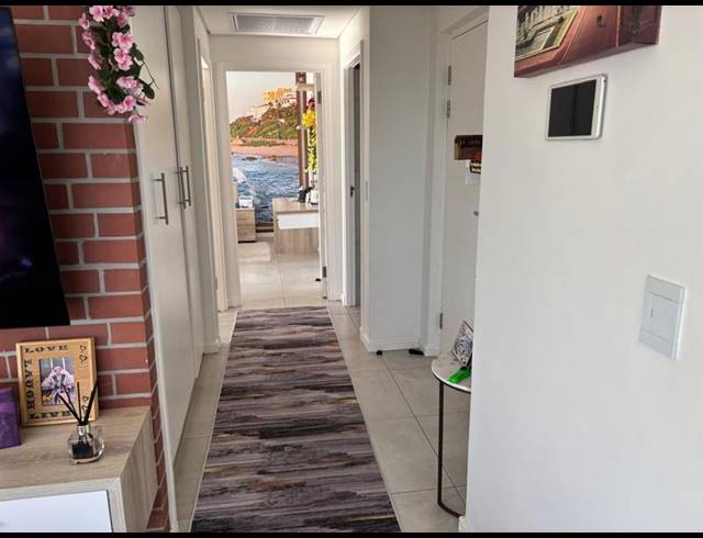 2 BEDROOM APARTMENT FOR SALE IN UMHLANGA RIDGE